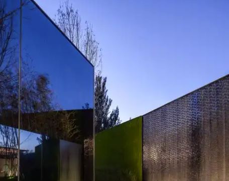 （鏡面漆消泡劑應用場景）
